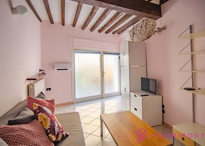 Fuoriporta Affitti Brevi - Inzani 8 * Parme